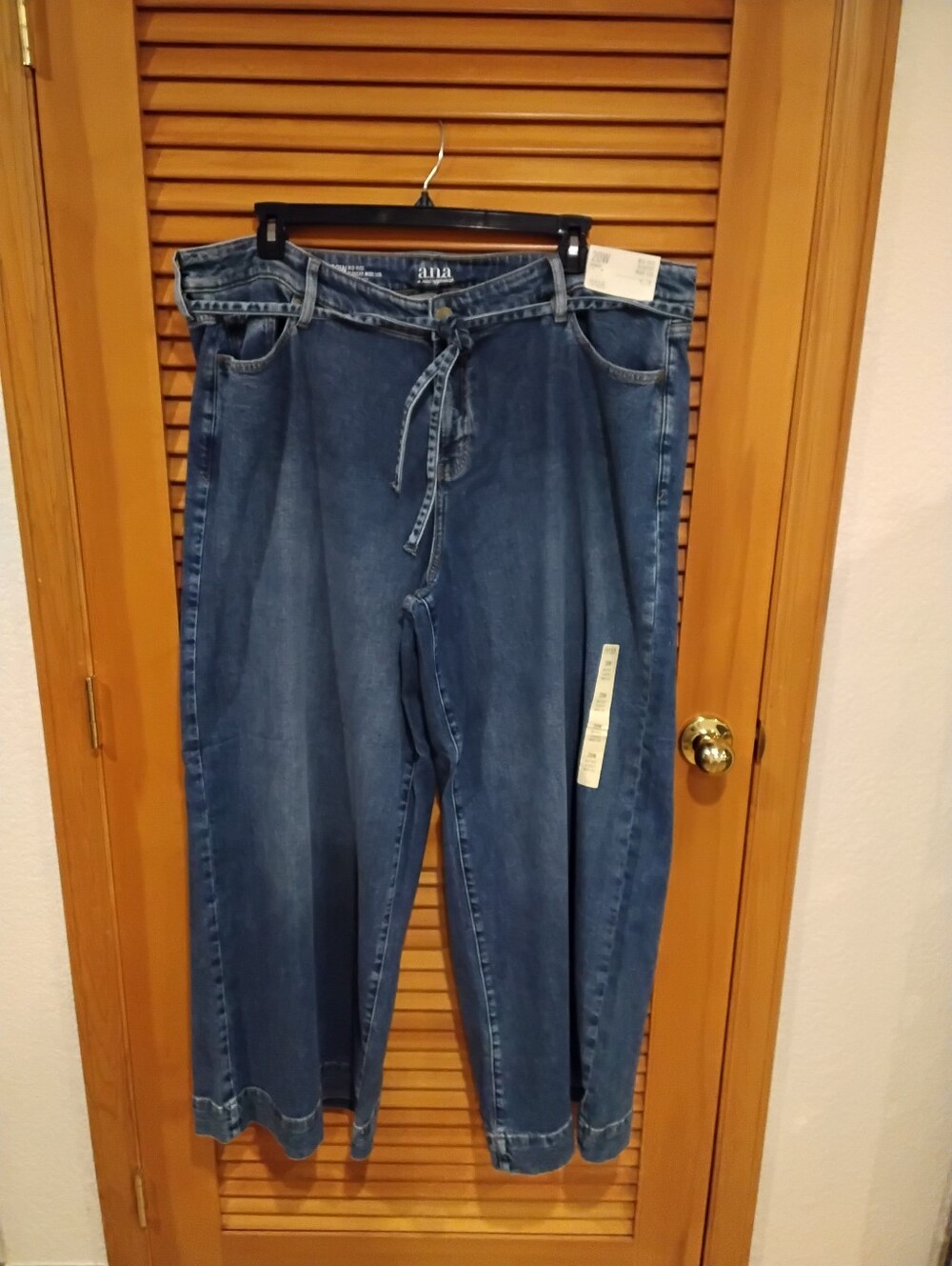 NWT a.n.a 20W Mid Rise Slouchy Wide Leg Jeans Firm Price*